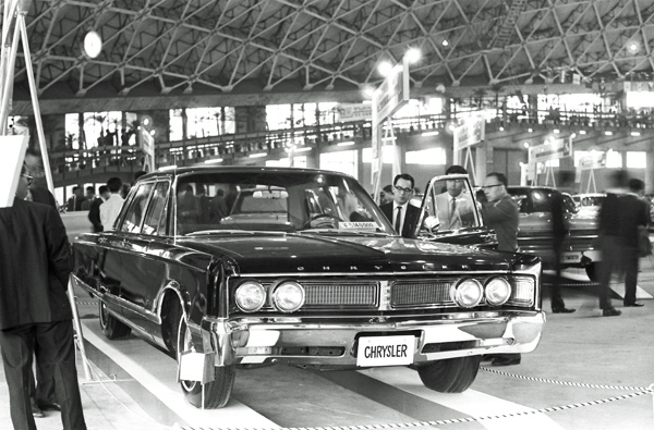 67-1a (171-25) 1967 Chrysler Newport Custom 4dr Sedan.jpg